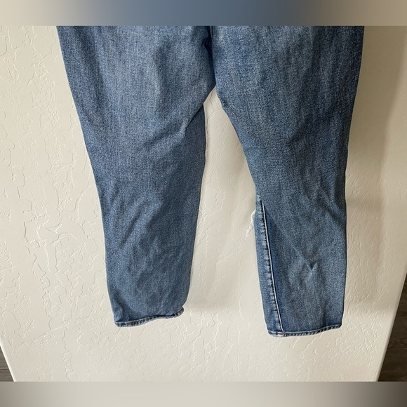 PacSun| Mom Jean in Distressed, Ripped Knee Style—Size 28••• - Picture 6 of 12